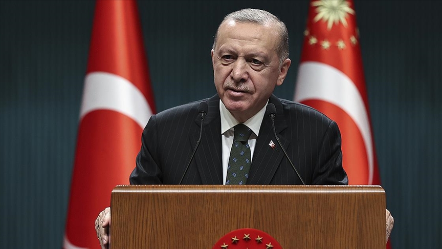 Erdoğan: Ömrünü ailesinin huzuruna, mutluluğuna adayan tüm babaların Babalar Günü'nü tebrik ediyorum