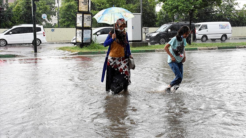 Meteoroloji'den gök gürültülü sağanak uyarısı