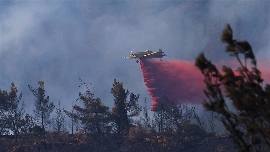 Marmaris'teki orman yangınına müdahale sürüyor