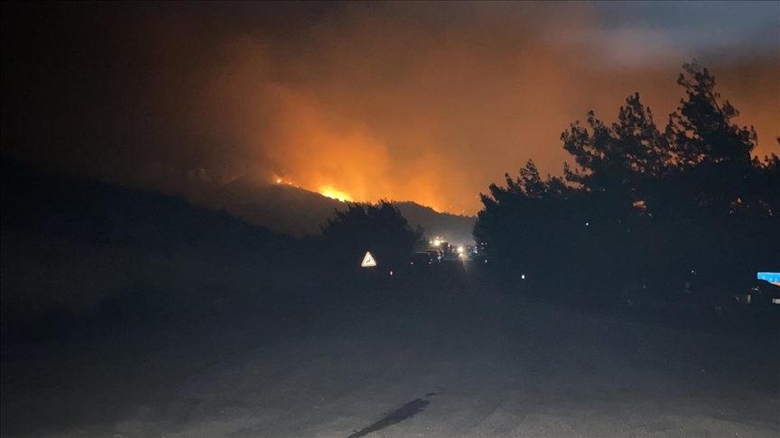 KKTC'deki orman yangınına müdahale sürüyor