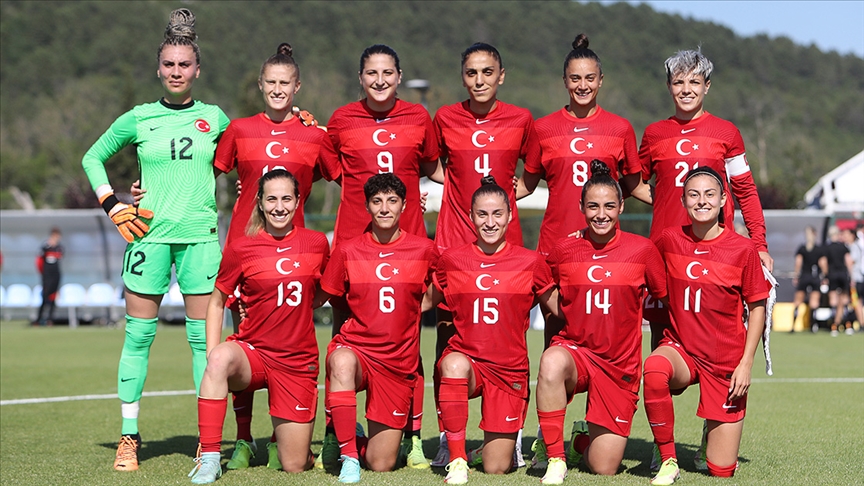 A Milli Kadın Futbol Takımı özel maçta Azerbaycan'ı 2-0 yendi