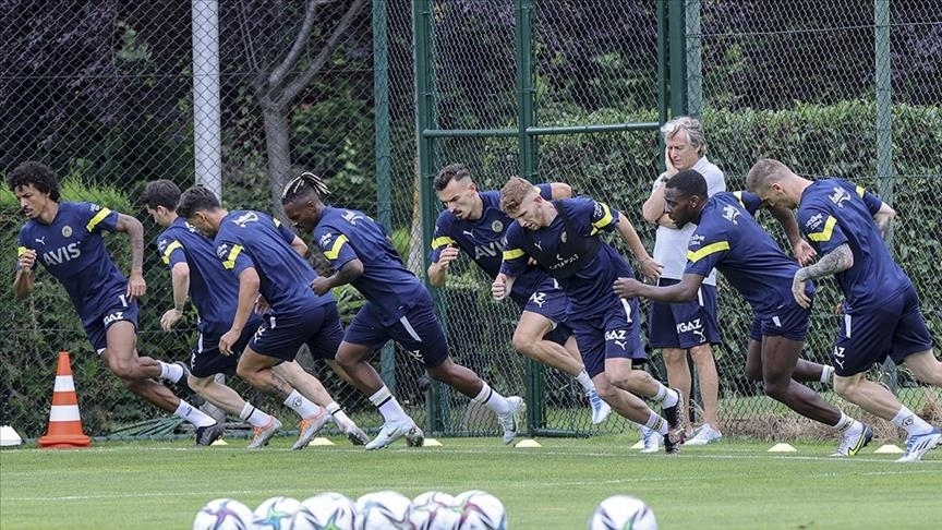 Fenerbahçe'nin kamp kadrosu açıklandı!