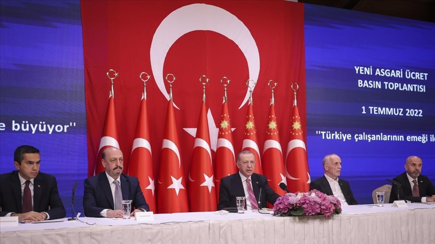 Cumhurbaşkanı Erdoğan: Yeni asgari ücret yüzde 30 ara zamla net 5 bin 500 lira oldu