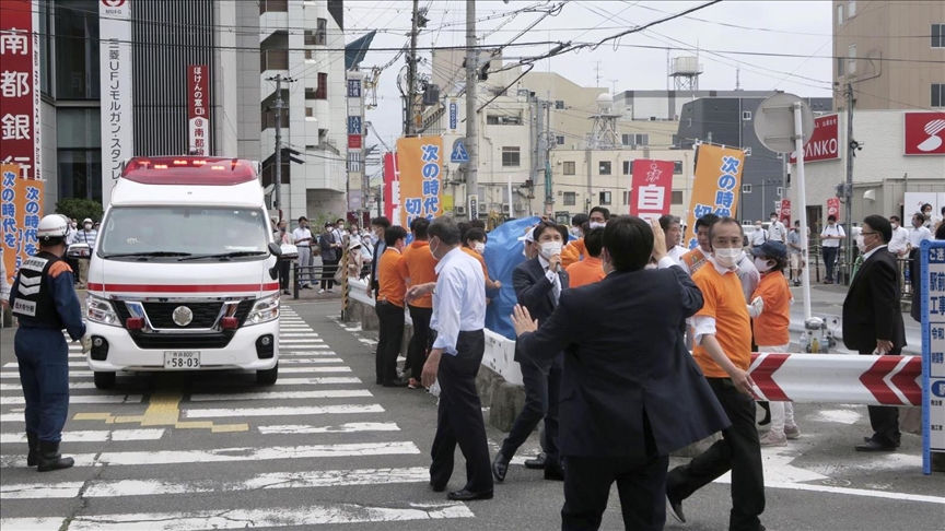 Eski Japonya Başbakanı Abe Şinzo silahlı saldırıda hayatını kaybetti