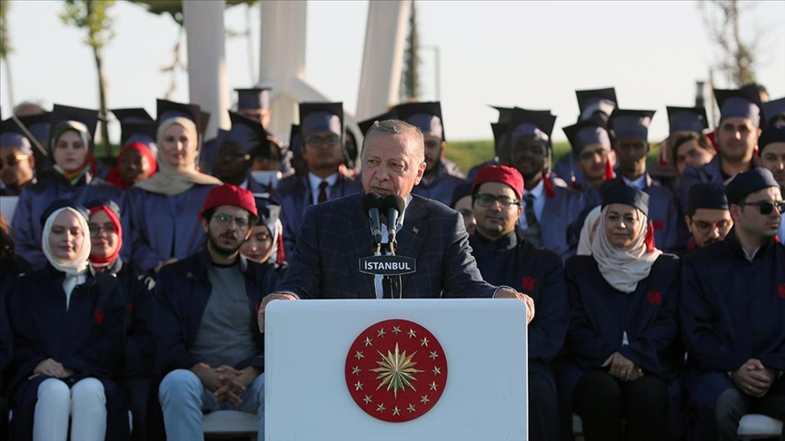 Cumhurbaşkanı Erdoğan: Yetiştireceğimiz kaliteli insan gücüyle insanlığın bugünkü sorunlarını çözeceğiz