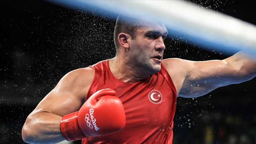 ABD'deki ağır sıklet boks maçında Ali Eren Demirezen, Kownacki'yi yendi