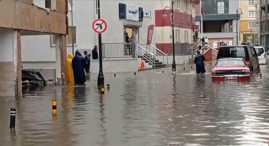 İstanbul Valisi Yerlikaya'dan yağış uyarısı geldi
