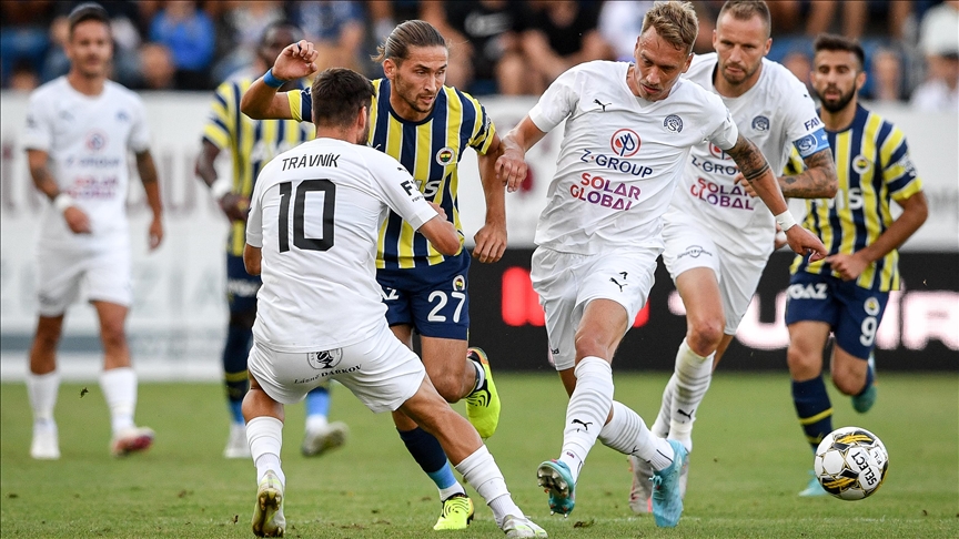 Fenerbahçe, UEFA Avrupa Ligi'nde play-off'a yükseldi