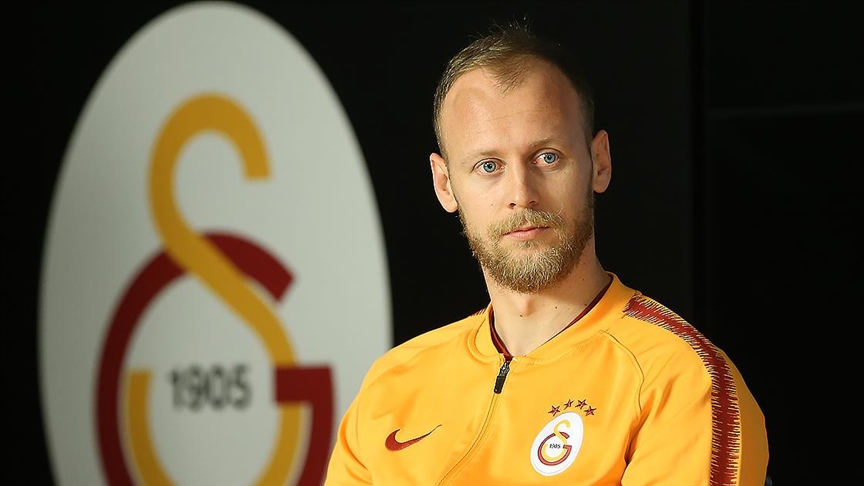 Semih Kaya profesyonel futbol kariyerini noktaladı