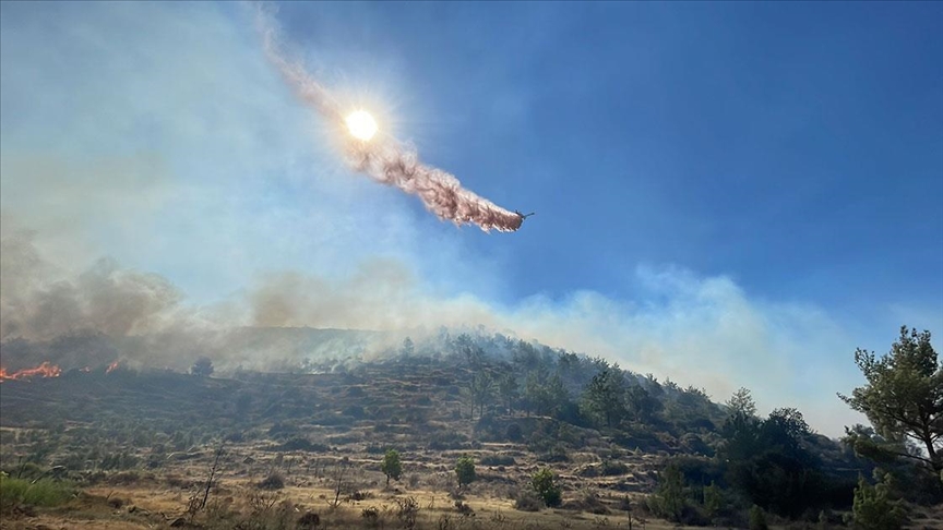 Mersin Gülnar'daki Orman Yangınına Müdahale Sürüyor