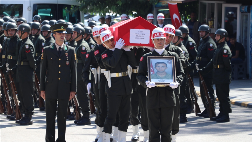 Şehit İsmet Aybek Gaziantep'te son yolculuğuna uğurlandı