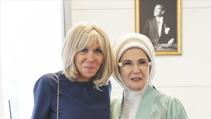 Emine Erdoğan, Fransa Cumhurbaşkanı Macron'un eşi Brigitte Macron ile görüştü