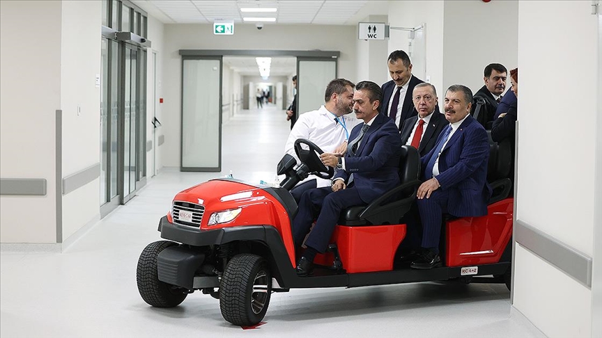 Erdoğan, açılışını yaptığı Etlik Şehir Hastanesinde incelemelerde bulundu!