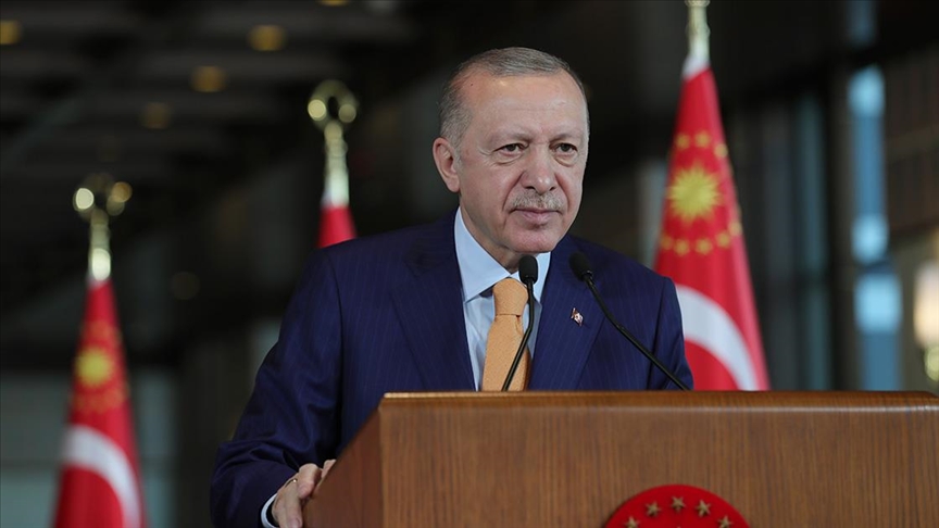 Erdoğan, Prag'daki zirvede Avrupa'nın karşı karşıya olduğu sınamalara dair görüşlerini aktaracak