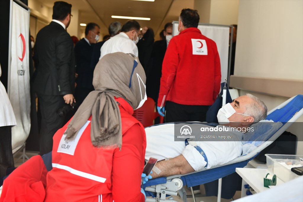Yargıtay Başkanı Akarca ve Yargıtay Cumhuriyet Başsavcısı Şahin kan bağışında bulundu
