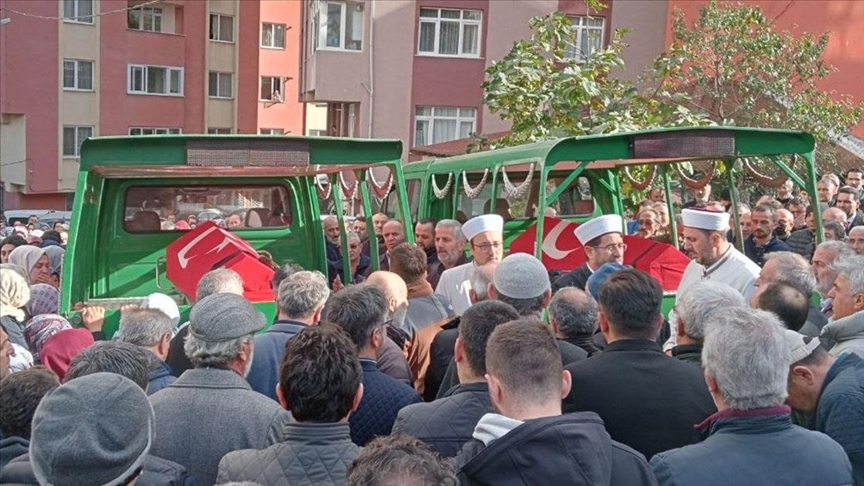 Saldırıda hayatını kaybeden Topkara çifti çocuklarını halalarına emanet ederek gezmeye çıkmış