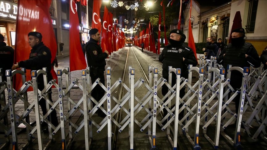 İstiklal Caddesi geçici olarak yaya trafiğine kapatıldı