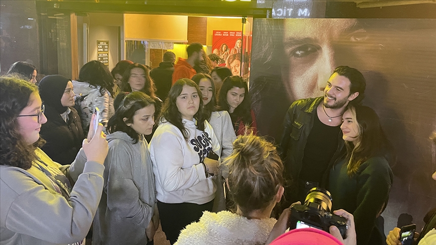 'Barış Akarsu Merhaba' filmine sanatçının memleketi Bartın'da yoğun ilgi