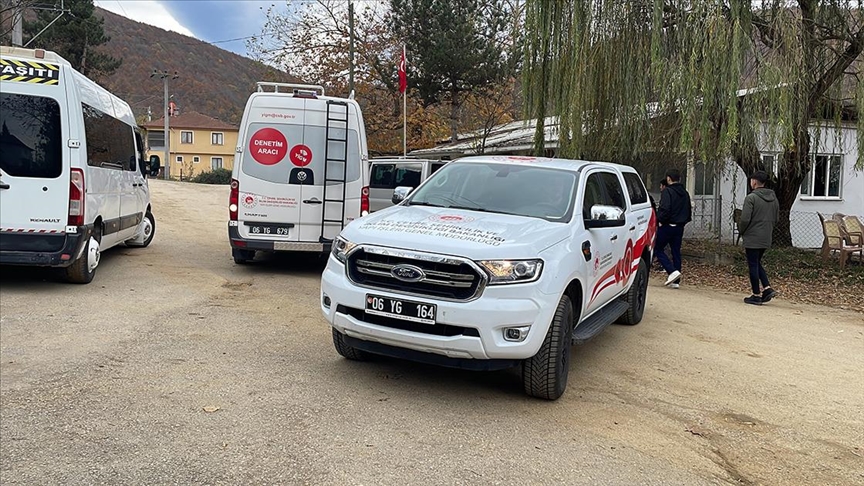 Düzce Gölyaka'da depreme yönelik hasar tespit çalışmaları sürüyor