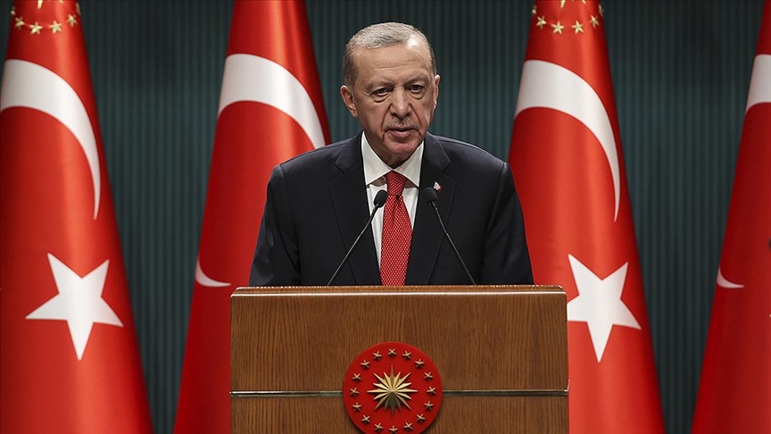 Erdoğan: Kamuda 3 yılı dolmuş sözleşmeli personel hemen aday memurluğa geçiş yapabilecek