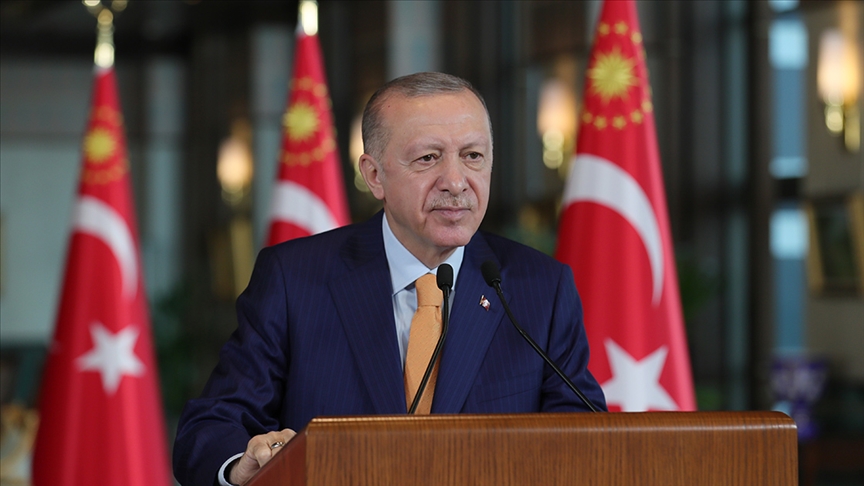 Erdoğan: Fırsat eşitliği ve liyakat gibi değerleri kamu ve özel sektörümüze yerleştirmenin gayretindeyiz