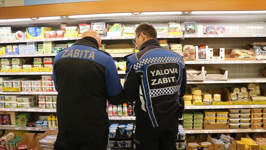 Yalova'da zabıta ekipleri zincir marketleri denetledi