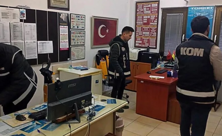 'MARMARİS GÜMRÜĞÜ'NDE RÜŞVET OPERASYONU'