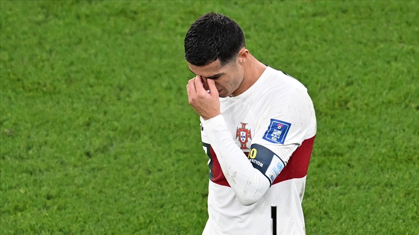 Ronaldo, Dünya Kupası'ndan elenmenin hayal kırıklığını yaşıyor..