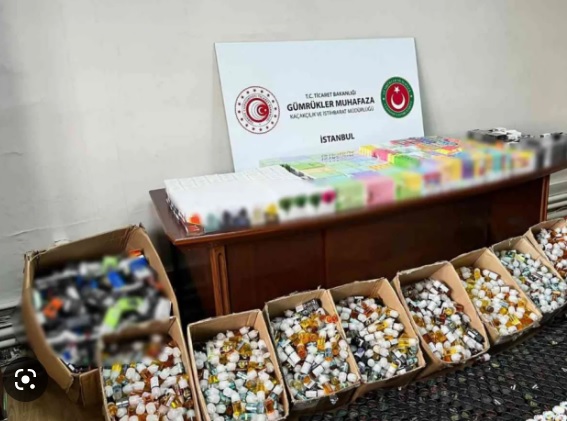 İstanbul Sirkeci'de 1 milyon liralık kaçak elektronik sigara aksamı ele geçirildi!