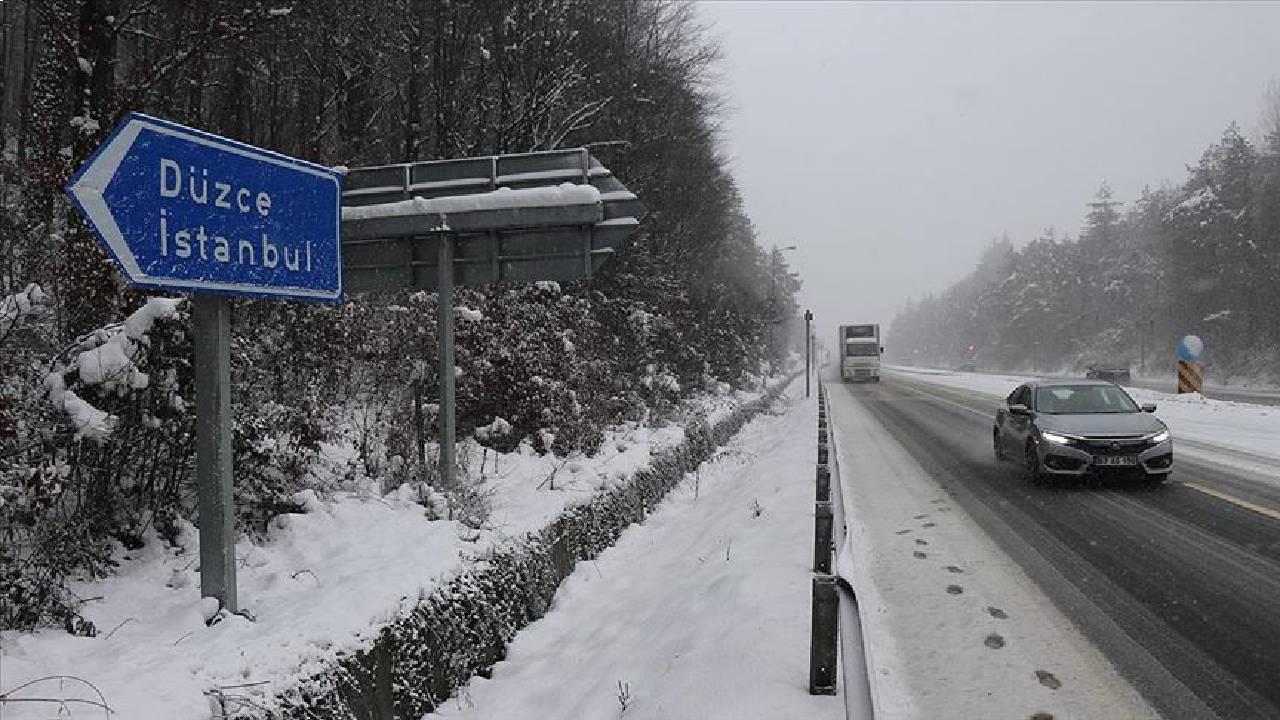 Bolu'da kar yağışı aralıklarla sürüyor