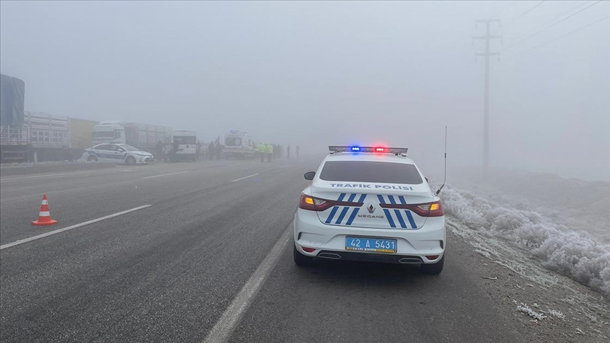 Konya'da askeri aracın tıra çarpması sonucu 2 asker şehit oldu, 2 asker yaralandı