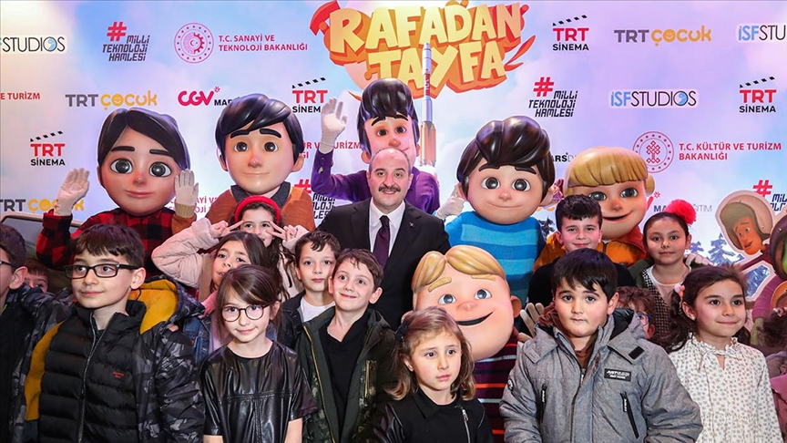 TRT ortak yapımı "Rafadan Tayfa: Galaktik Tayfa" filminin galası yoğun katılımla gerçekleşti