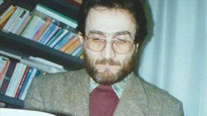 Mütefekkir yazar Yaşar Kaplan hayatını kaybetti!