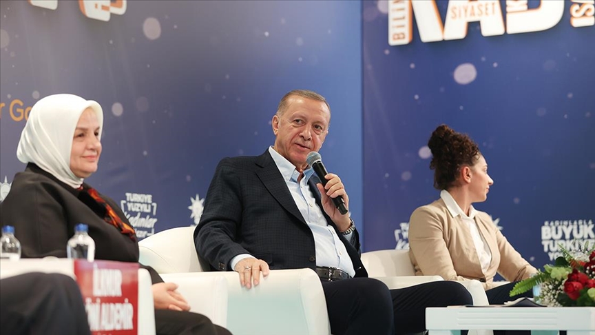 Erdoğan: 2023'te ülkemiz demokrasi tarihinin en kritik seçimlerinden birini yapacaktır