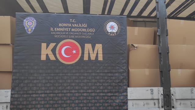 Konya'da bir tırdan 4 milyon 375 bin doldurulmuş makaron çıktı!