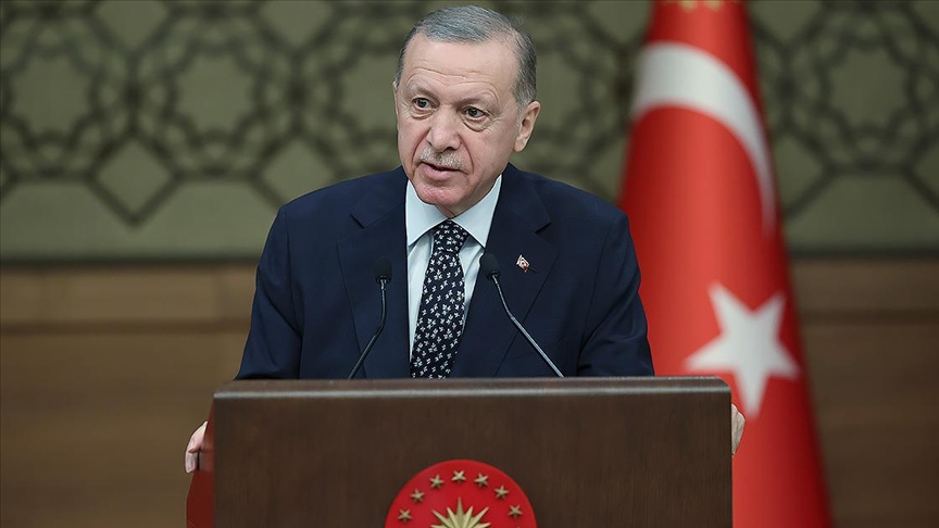 Erdoğan: (THY'nin) Rekorlarla girdiği 2023'ü yine rekorlarla tamamlayacağını ümit ediyorum