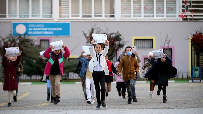 'Okullarda Karne Heyecanı'