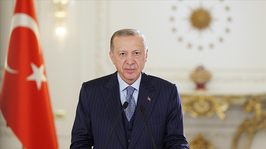Erdoğan: Mübarek üç aylar ile Leyle-i Regaib'in hayırlar getirmesini niyaz ediyorum