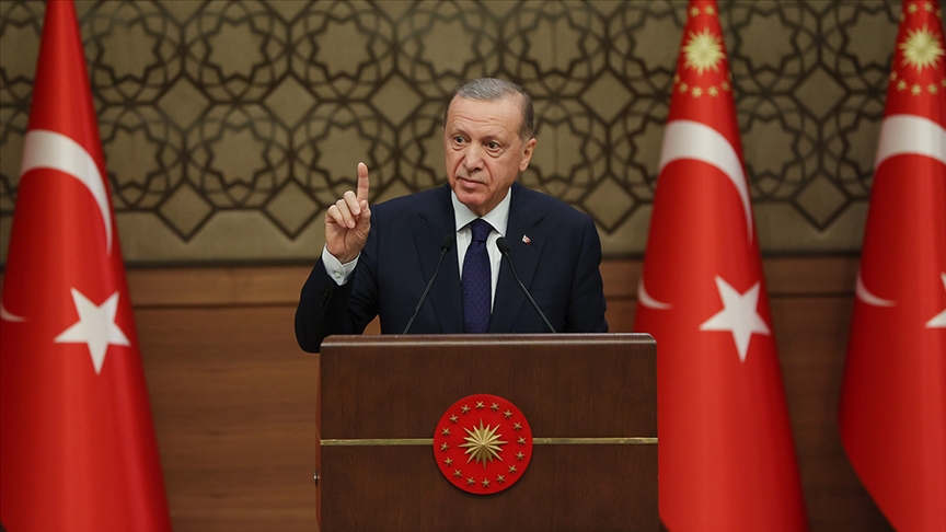 Cumhurbaşkanı Erdoğan: Tevrat'ı koruma kararı alanlar Kur'an-ı Kerim'e karşı terbiyesizliklerini ortaya koyuyorlar