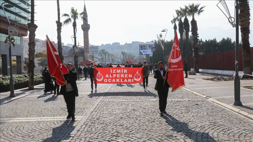 Alperen Ocakları, Kur'an-ı Kerim'e yönelik saldırıları İzmir'de protesto etti
