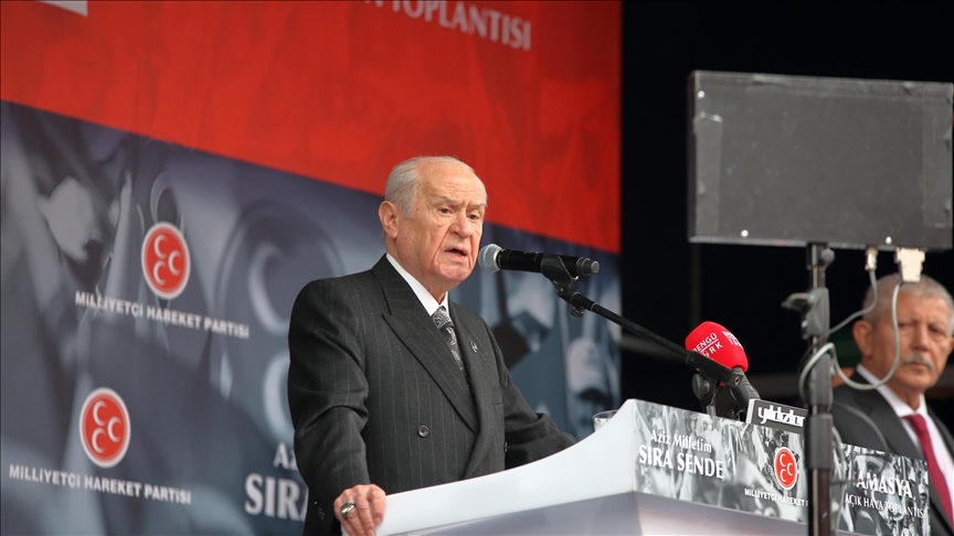 Bahçeli, "Aziz Milletim Sıra Sende" sloganı ile Amasya'daki mitingde konuştu