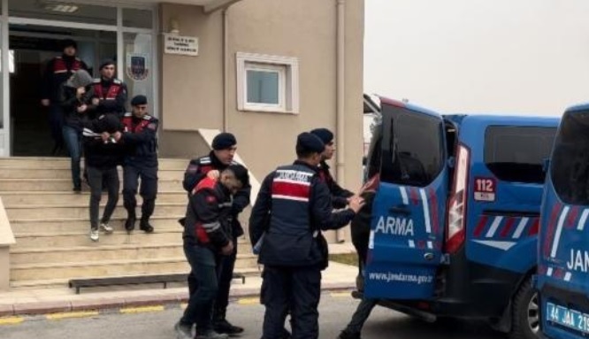 Malatya'da yediemin otoparklarından araç parçası çalan 4 şüpheli tutuklandı