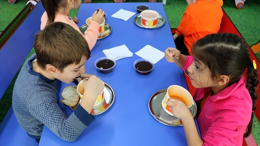MEB, okul öncesinde haftada 5 gün "ücretsiz yemek" uygulamasına 6 Şubat'ta başlıyor