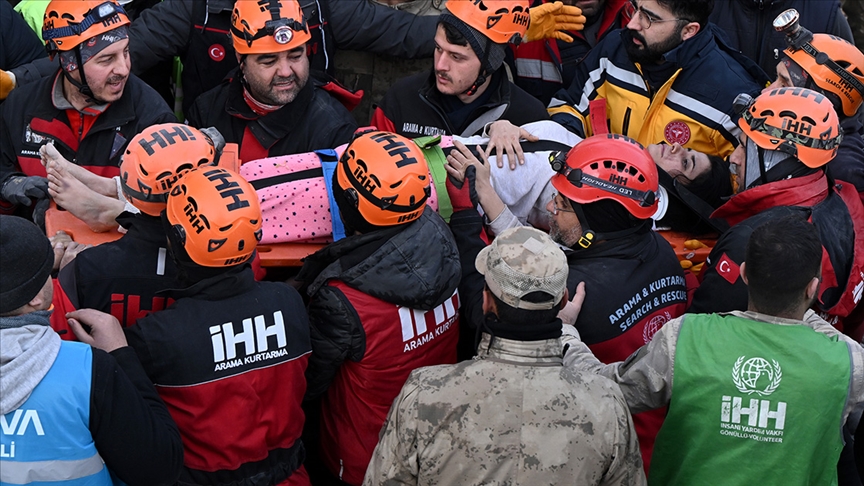 İHH arama kurtarma ekipleri 265 kişiyi enkazdan sağ çıkardı