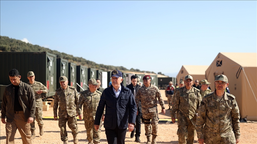 Akar, NATO'nun Türkiye'ye 4 bin kişilik çadır daha göndereceğini açıkladı