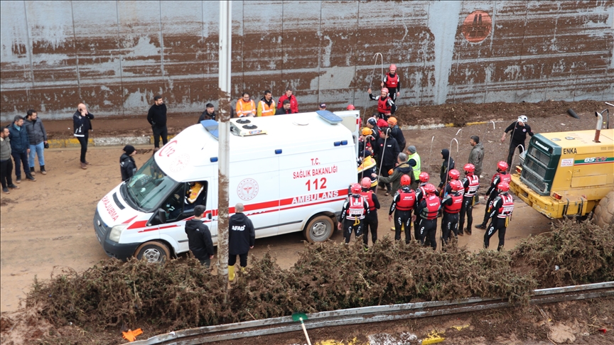 Şanlıurfa'da su basan alt geçitte bir kişinin daha cesedine ulaşıldı