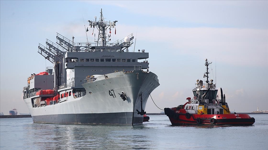 Pakistan'dan insani yardım malzemesi taşıyan ilk gemi Mersin Limanı'na geldi