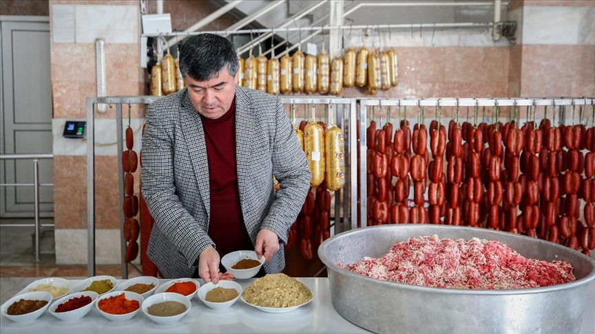 Kayseri'nin 9 baharatla harmanlanan lezzeti: SUCUK İÇİ