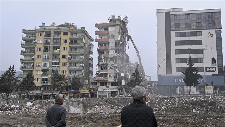 Kahramanmaraş'ta bina yıkım ve enkaz kaldırma çalışmaları 13 mahallede devam edecek