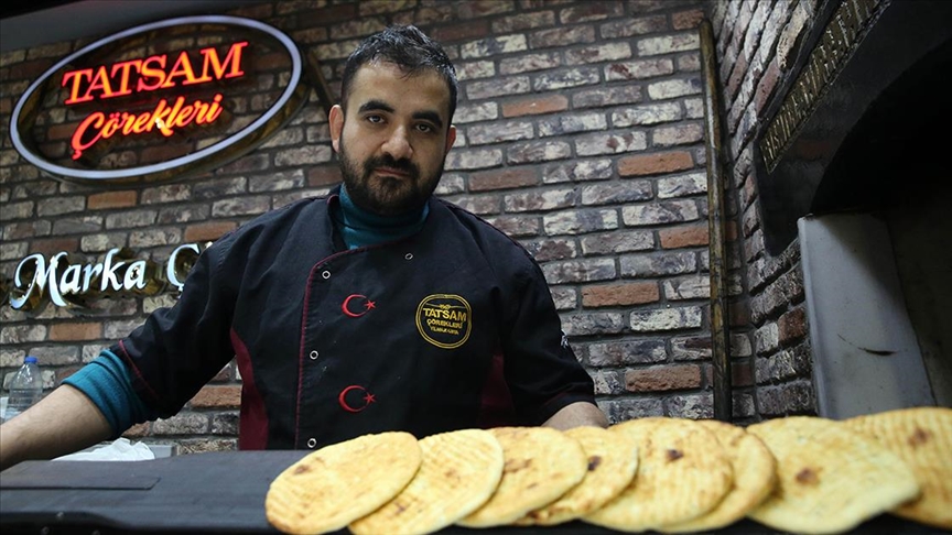 Baba yadigarı "hicaz" ve "rast makamı" Maraş çöreğinin üretimini sürdürüyor